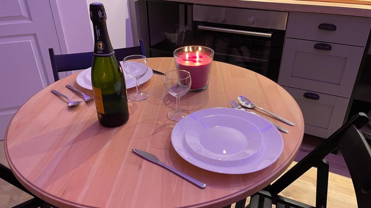 Mille Et Une Nuit, Appartement Classe 3 Etoiles En Rdc Avec Exterieur Et Parking Dole Eksteriør billede
